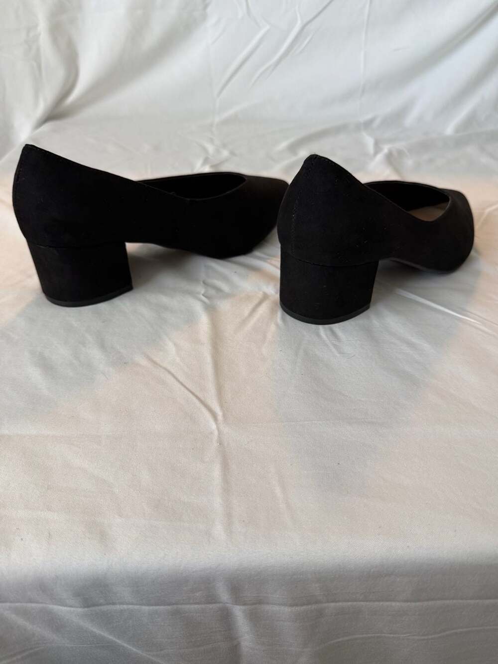 Torrid Black Suede Pointed Toe Block Heel Pump WW 8.5 - Picture 3 of 8